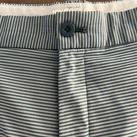 Men’s Nike Golf Tour Performance Dri Fit Striped Shorts - Picture 2 of 5